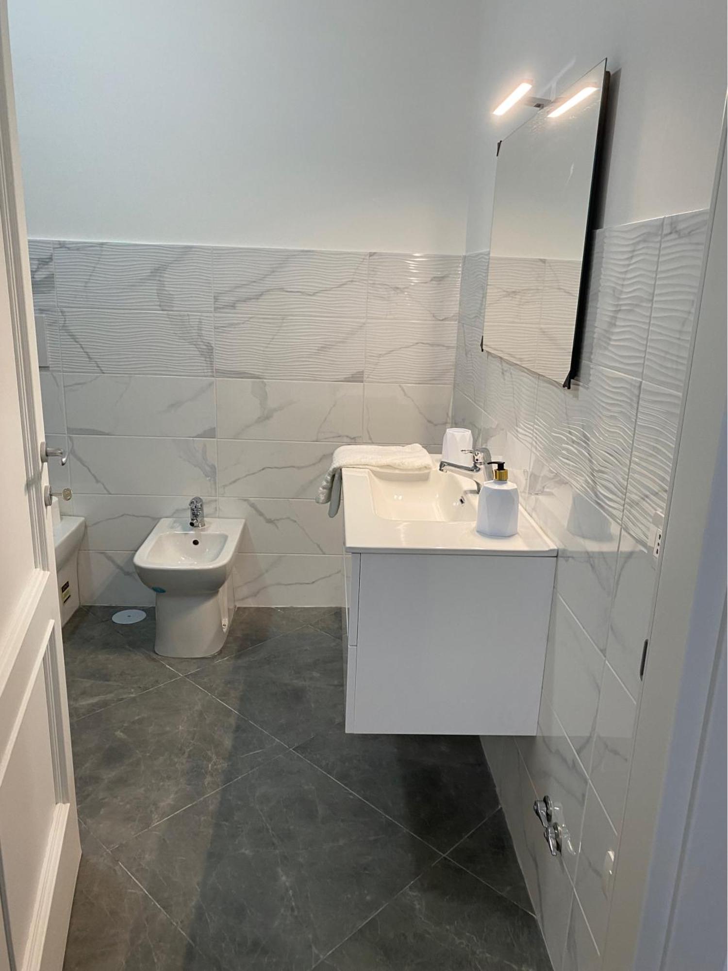 Suite Home نابولي المظهر الخارجي الصورة